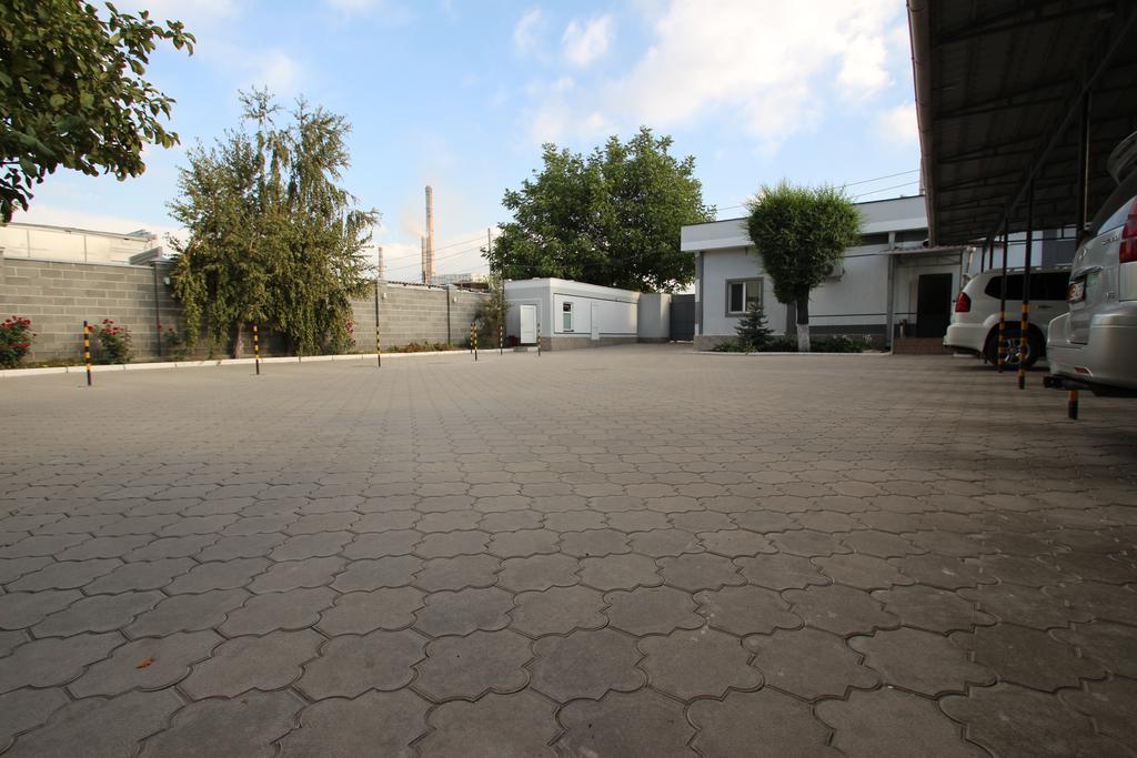 Delphin Guest House Bishkek Exterior photo